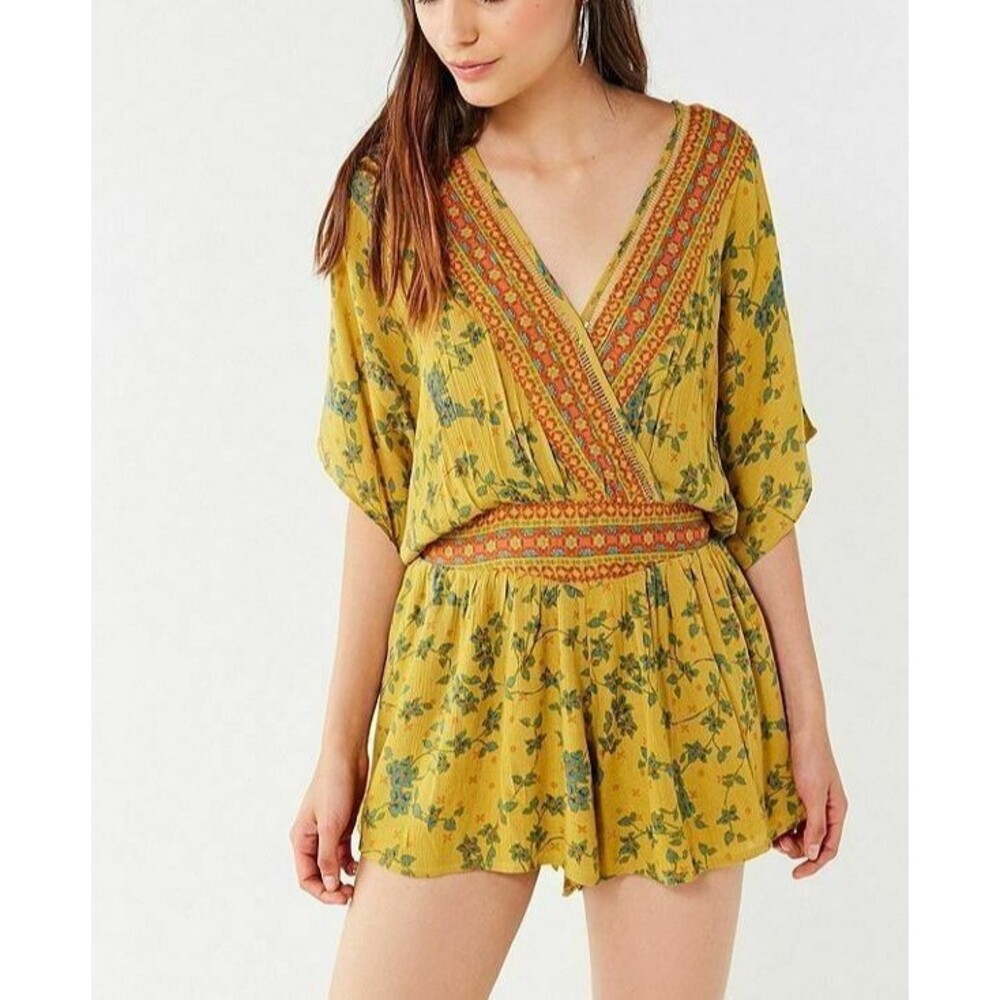 Urban Outfitters Uo Moonstruck Surplice Romper Dress Kimono Sleeve Lace S 282256